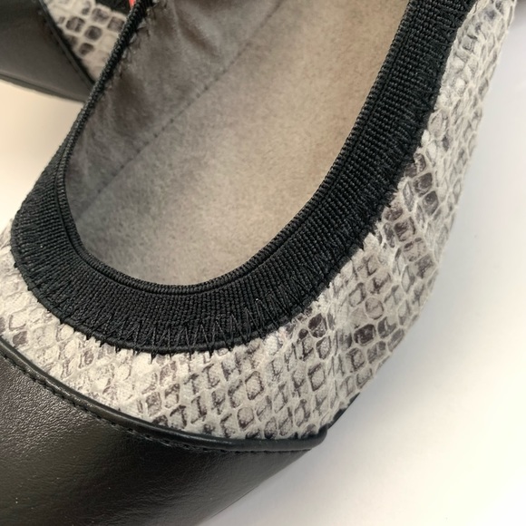 Wear Ever women’s Flats shoes sneak/black  color size 6,6.5,8,8.5 - Picture 5 of 9